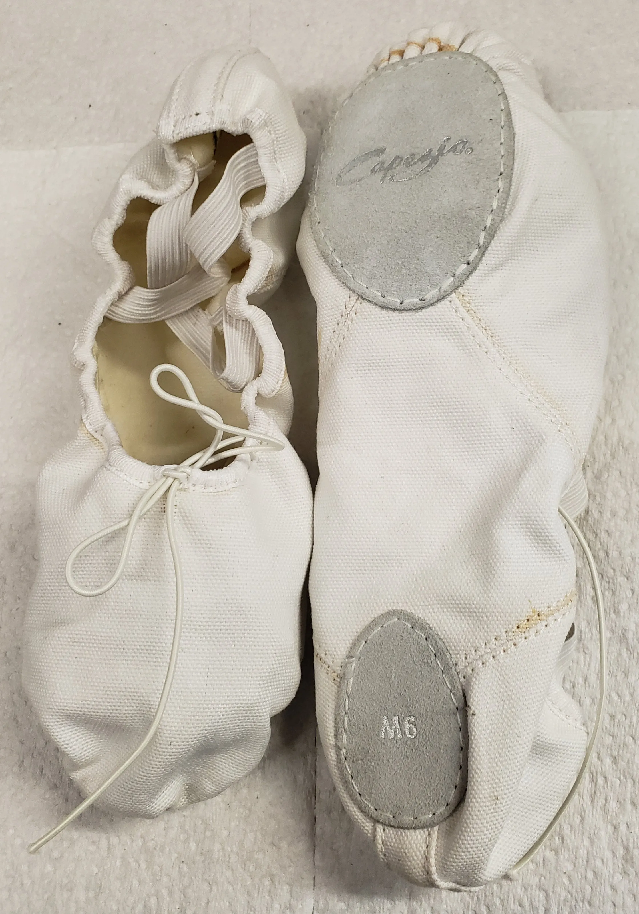 Juliet Canvas -- Women's Split Sole Ballet Slipper -- White